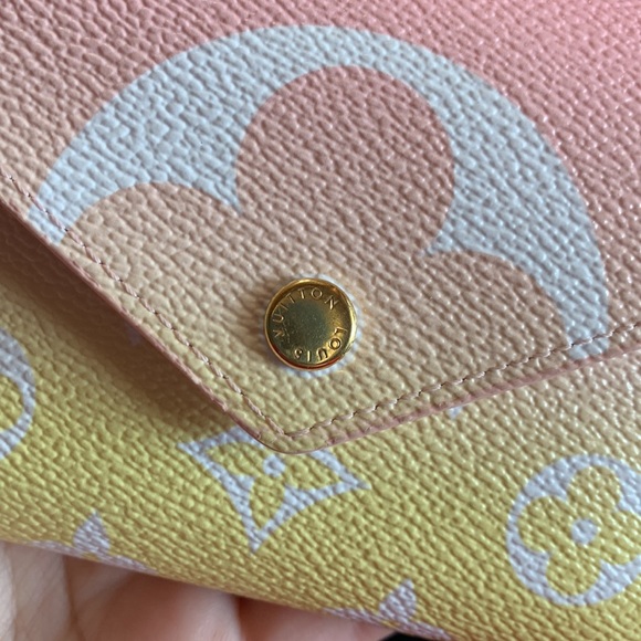 LOUIS VUITTON Pink/Yellow Victorine By The Pool In Rose/Light Gradient - Picture 10 of 10